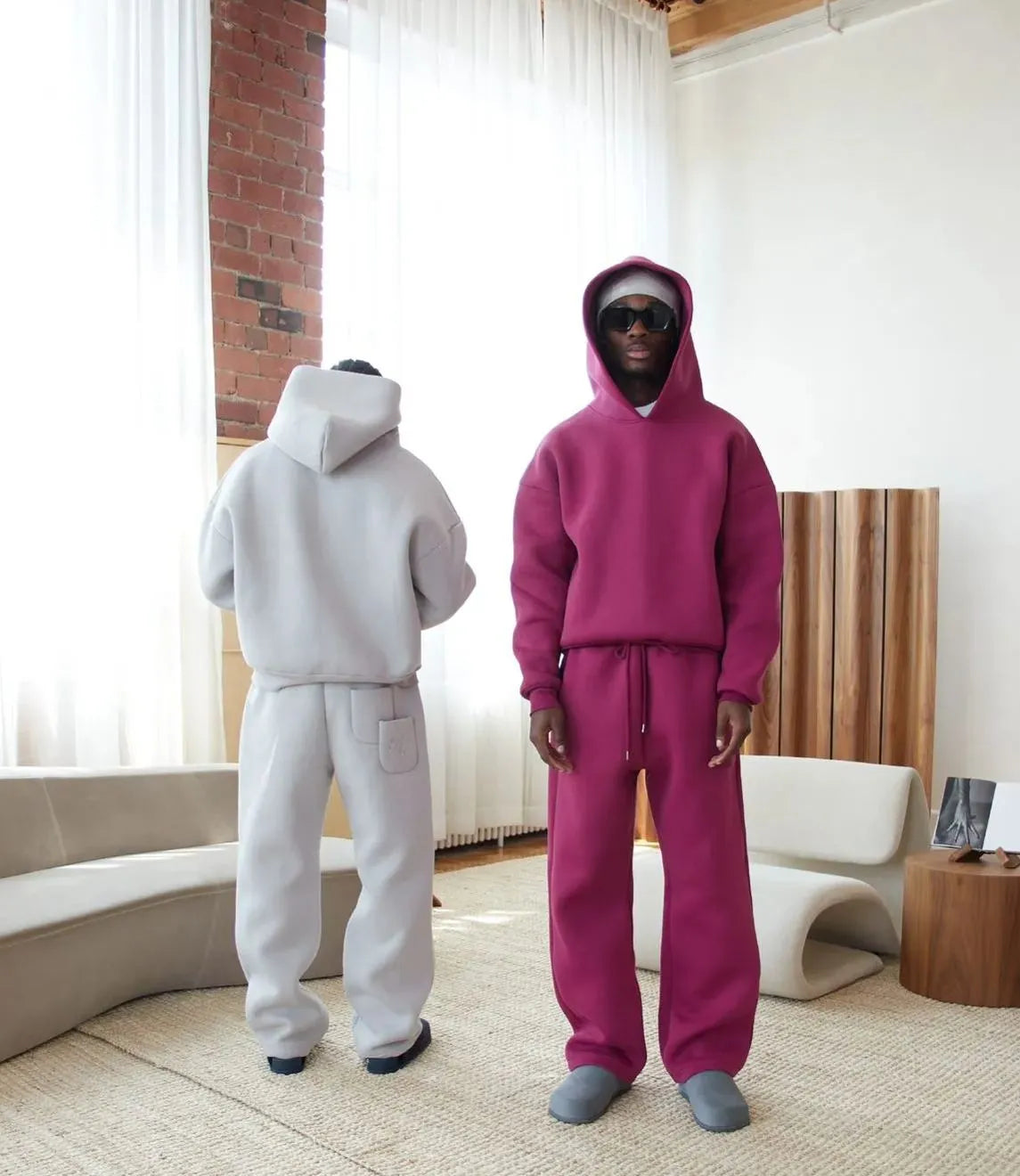 Essential Mono Hoodie + Tijdelijk GRATIS Sweatpants